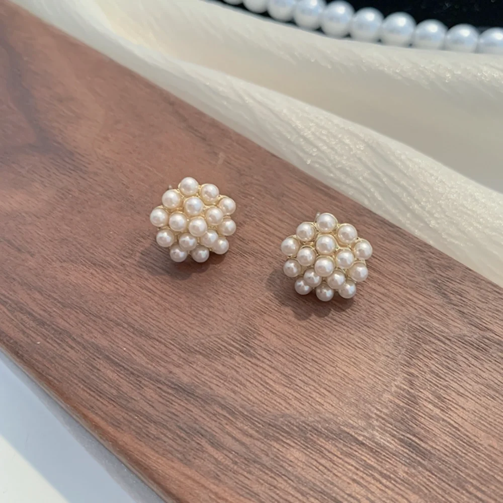 Pearl Cluster Flower Stud Earrings wholesale product image